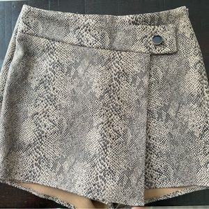 Suede imitation‎ skort snake print ZARA NWT
